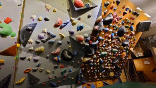 東京都のクライミング施設「クライミングジム Hutte（ヒュッテ）」の紹介記事